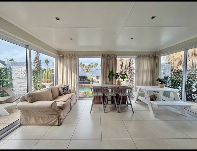 6 BEDROOM HOUSE FOR SALE IN MARINA MARTINIQUE